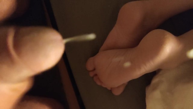 FOOT SLAVE CUM ON IGNORING MISTRESS SOLES
