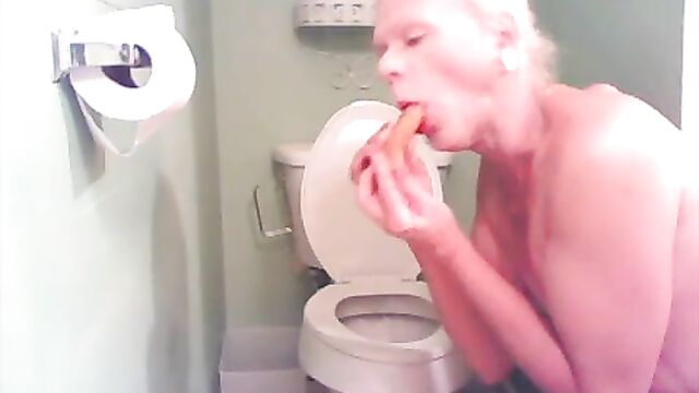 Blnd Milf Poo