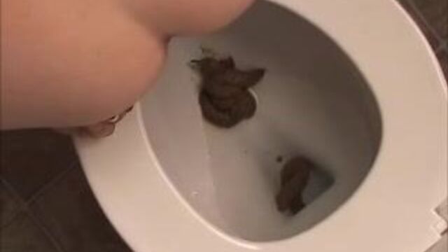 GirlPooping (24)