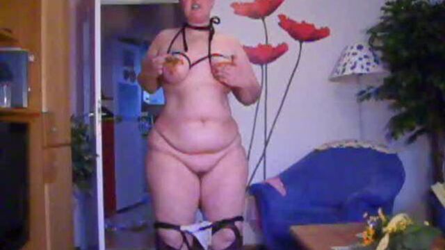 BBW SHITS IN PANTS