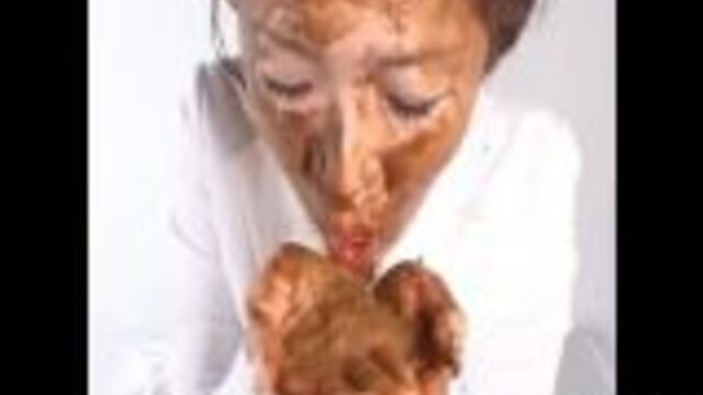 Japanese Girls Eating Shit