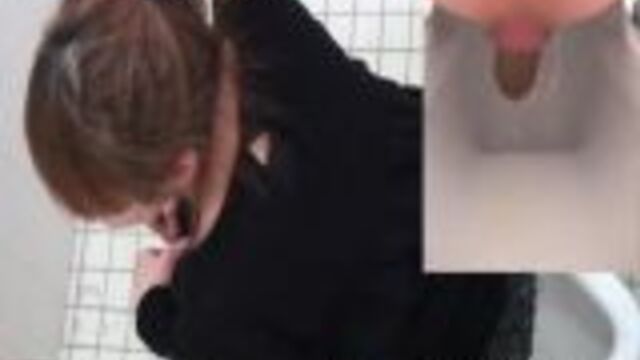 Japanese Teen Pooping On Toilet
