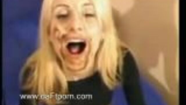 Blondes always love to eat shit