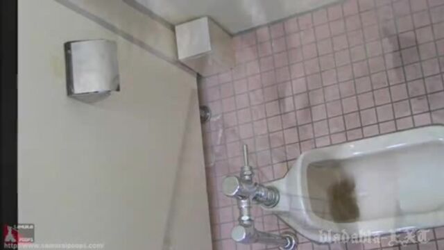 Uncensored Japanese shitting