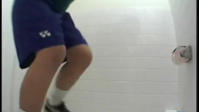 Uncensored Japanese gym shitting