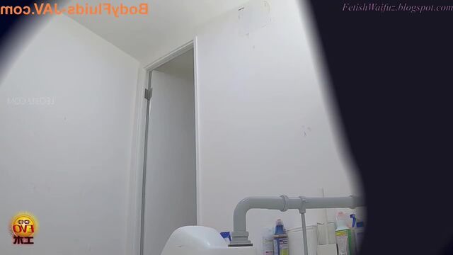 Constipated Waifu (Minami) Pooping 5