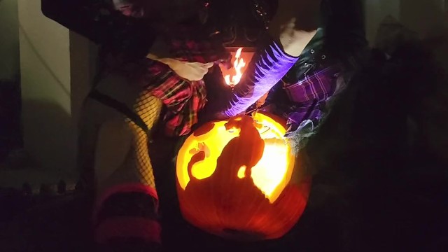 2 Trans Fuck ???? Halloween Cum
