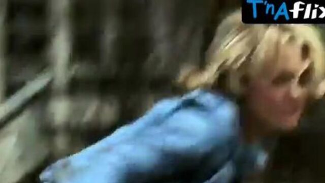 Kelly Carlson Sexy Scene in The Marine
