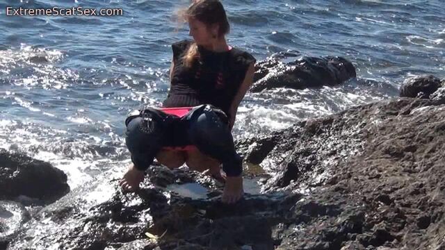 Crap my pants by the sea scat porn on This Vid Scat